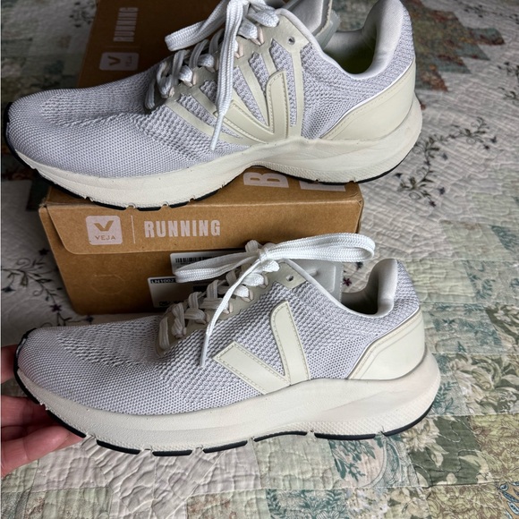 Veja Marlin V-Knit Chalk Pierre Sneakers Sz 9.5 - Picture 2 of 9